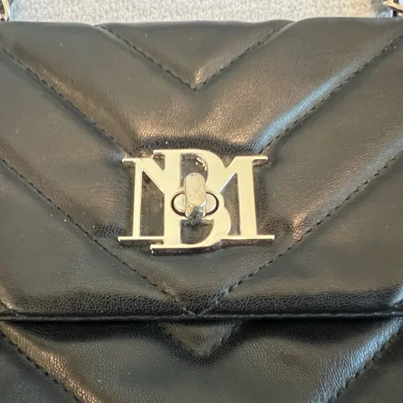 Badgley Mischka Women’s Mini Chevron Crossbody Bag Black Quilted Faux Leather - Picture 3 of 16
